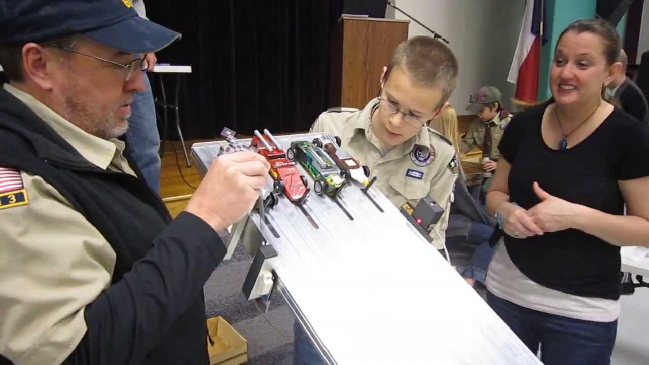 pinewood-derby-andrew-s-army-jeep-rolls-to-fastest-in-den-youtube