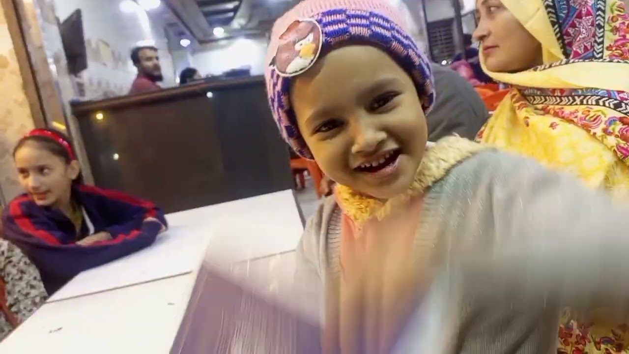 Delhi Sohail Nihari Restaurant || Family k Sath dinner par gaye 🥰🙂