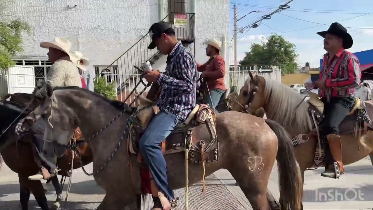Cabalgata fiestas patronales en La Experencia de Zapopan Jalisco México.