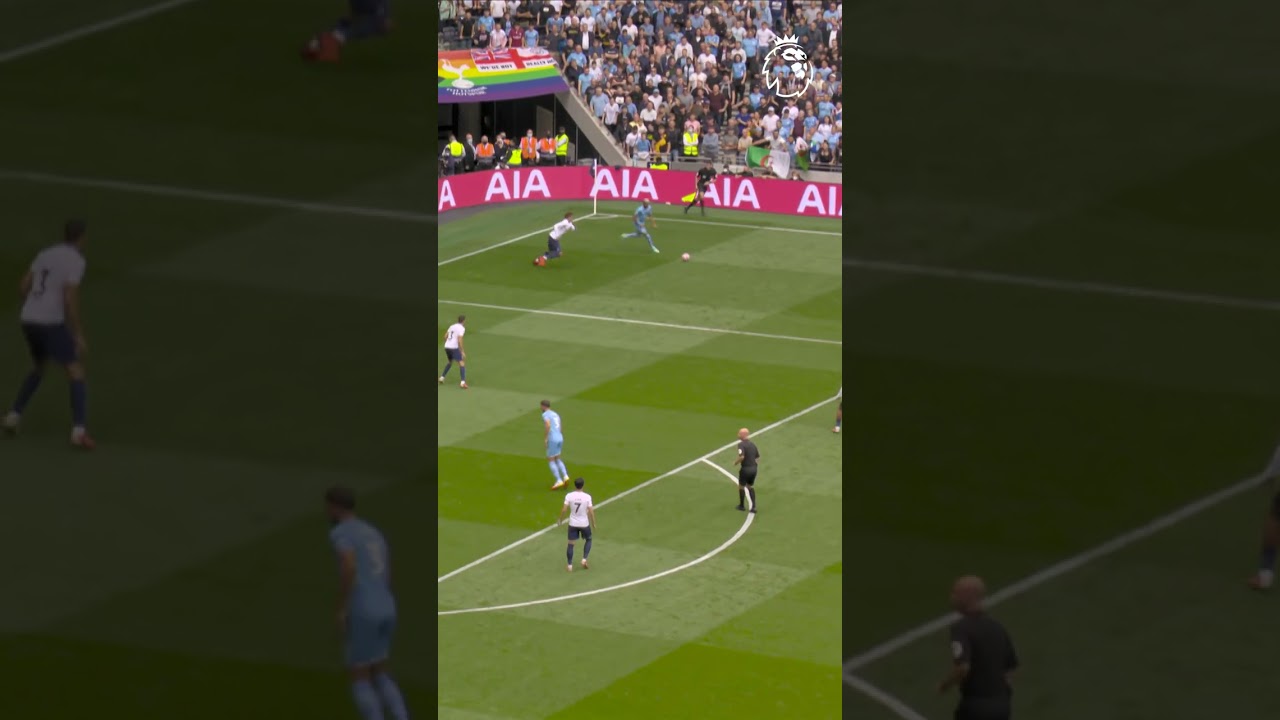 ⁣Riyad Mahrez: master of the fake shot #shorts