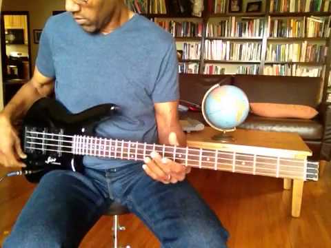 steinberger-spirit-headless-4-string-electric-bass-guitar