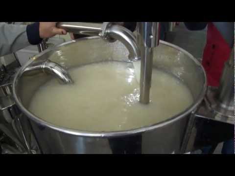 hs-cm100-production-process(1kg-xanthan-gum-is-dispersed-into-50l-water.)