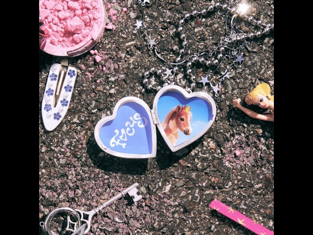 Hearts2Hearts - FOCUS (Instrumental) - YouTube