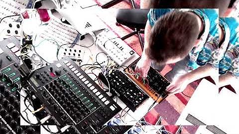 Messy Desk Sessions #9 (TR8S, DFAM, CRAVE, TD-3)