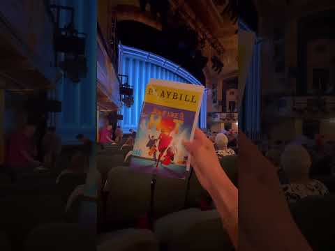 Video: TKTS Standlarında Broadway Biletlerinde Tasarruf Edin