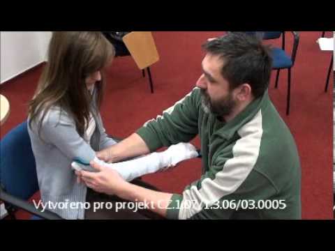 Video: Hygrom Zápěstí - Ošetření, Odstranění