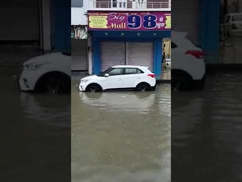 श्रीगंगानगर में हुई भारी बारिश, सेना संभाला मोर्चा