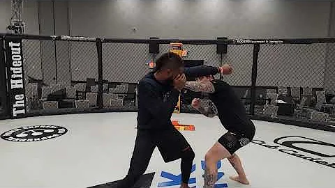 Head outside single set-up and finish for mma