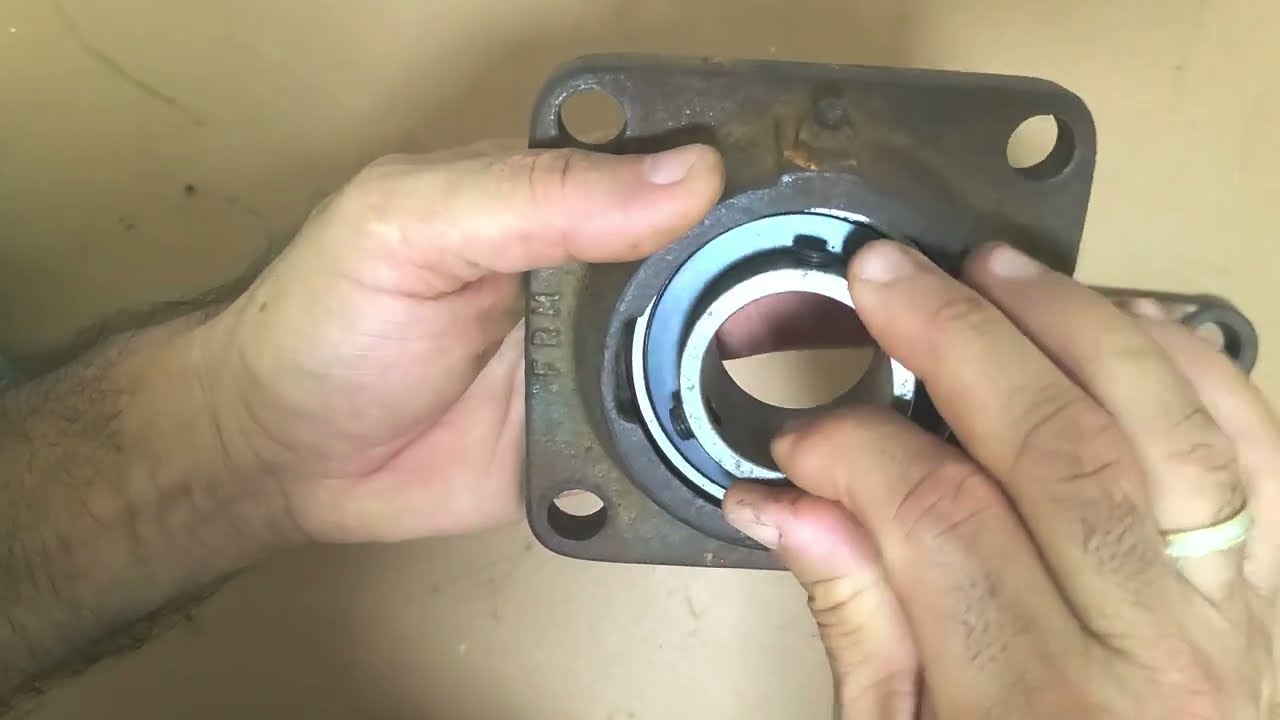 Como tirar e colocar um rolamento no mancal! (206 e 207).