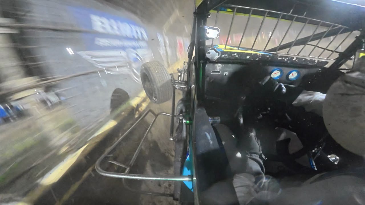 Disaster For Danner On The LAST LAP! Sprint Car Smackdown In Kokomo!