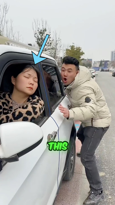 He kissed her while being in car