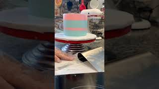 LoDrip cake Lol Surprise  usando Icing sheets