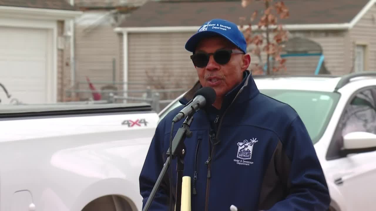 WATCH: DWSD provides update on cleanup after water main break floods SW ...