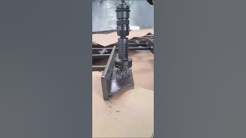 Clean threaded metal bar quickly & easily - VersaDrive® ImpactaDie