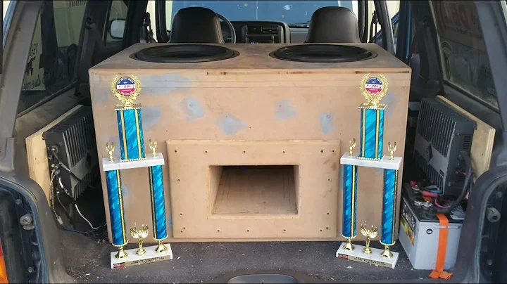 Sundown zv3 15s subs in new box flexing my jeep with bass