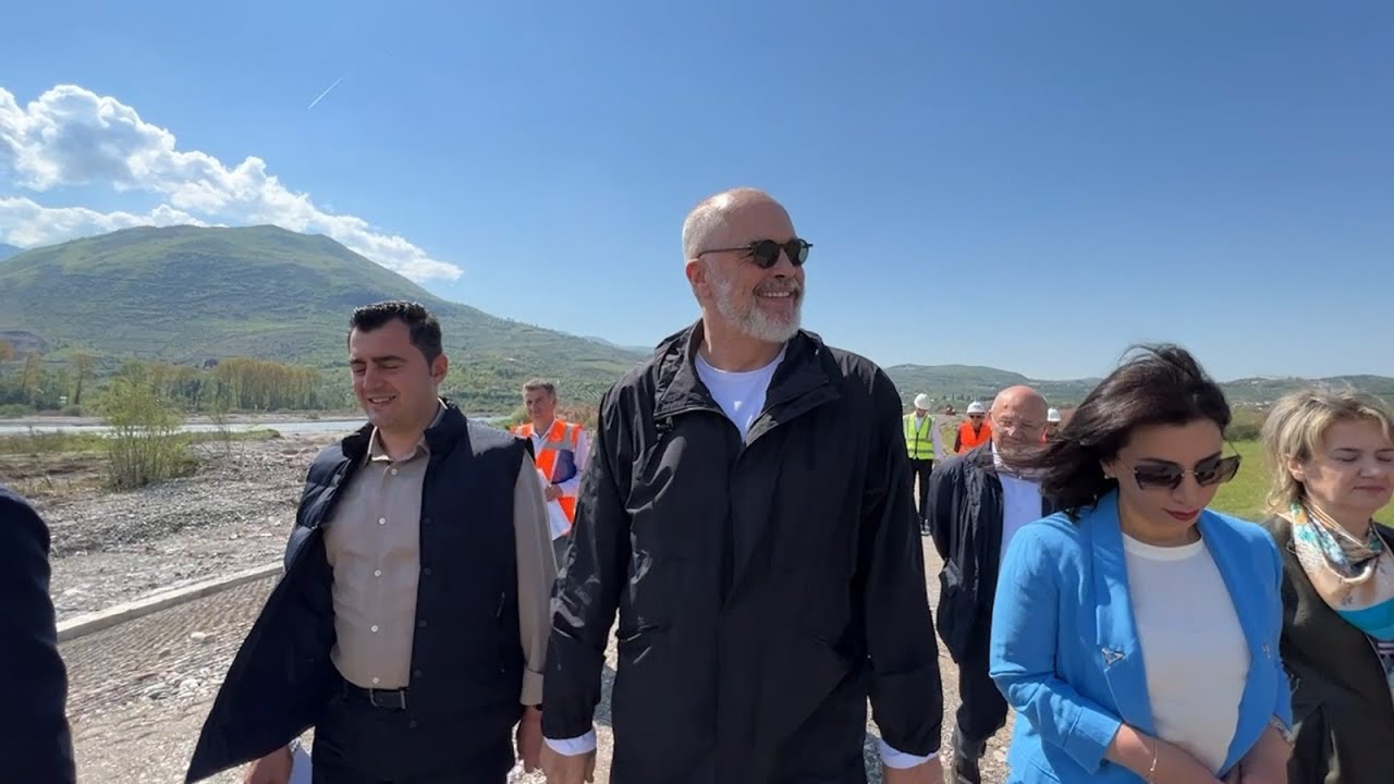 Kryeministri Edi Rama - 📍ELBASAN - Në kantierin e Automotoparkut.