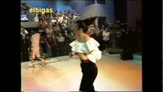 Vignette de la vidéo "Pelotero a la bola - Banda El Mexicano con El Escandalo - En Vivo - 1993"