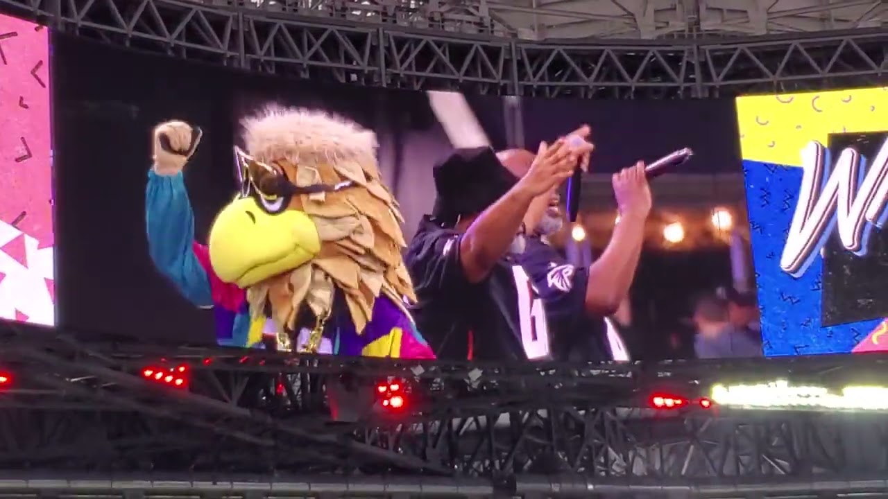 Whoop There IT Is - Tag Team Falcons vs Steelers Halftime Dec 4, 2022