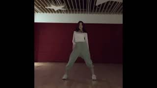 Download Lagu ITZY Yuna's dancing 'Next level' Aespa cover MP3