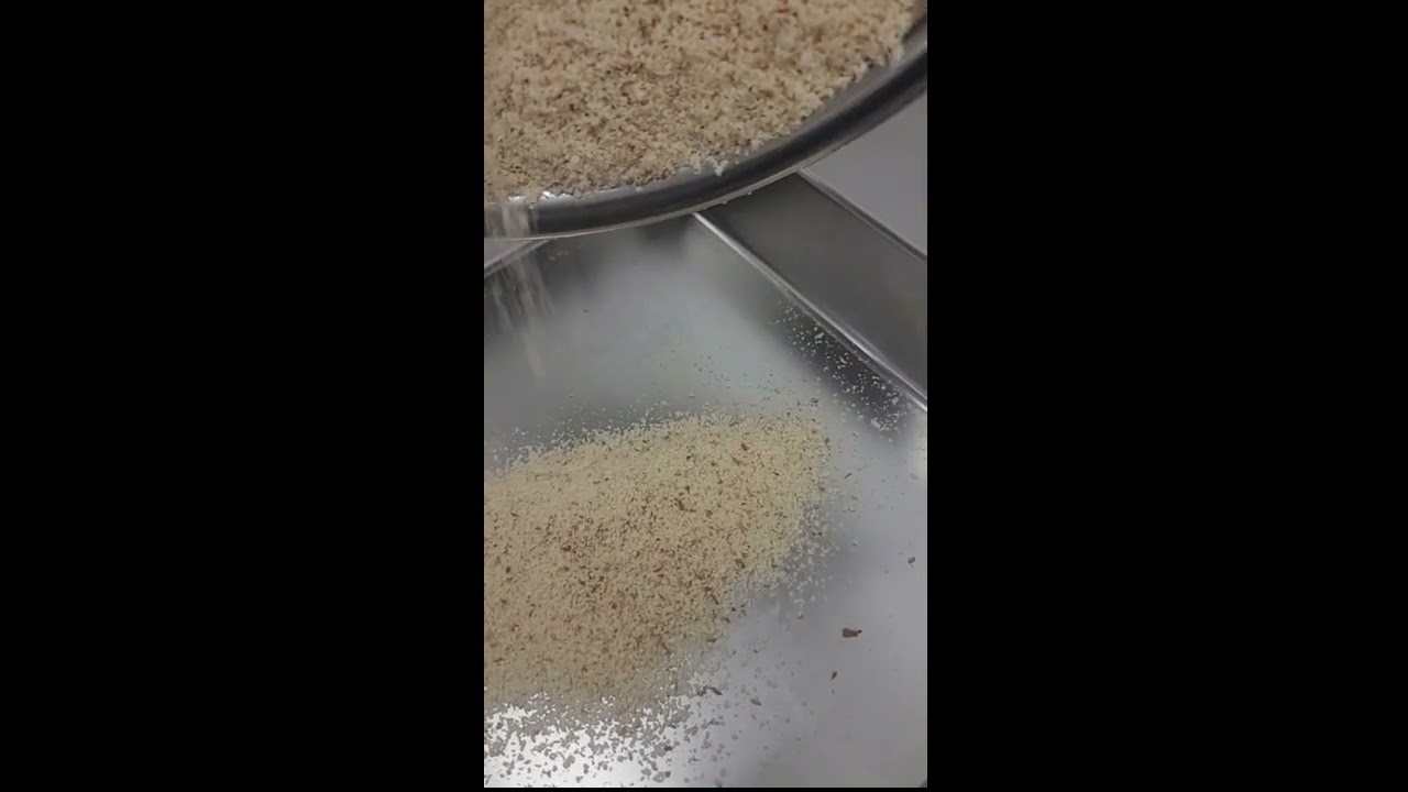 株式会社明和エンジニアーズ アーモンドローラー 破砕・粉砕装置