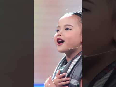 MC Minh Anh khiến khán giả xao xuyến bởi giọng nói ngọt ngào