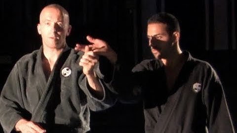 Yubi Kudaki, finger breaking, basic - Ninjutsu technique for Akban wiki