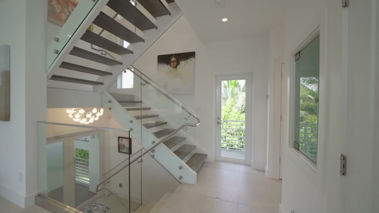 A Look Inside The World Of Real Estate Photography: Vero Beach Full Home Video Tour