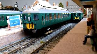 Southern Electric Trains in OO.