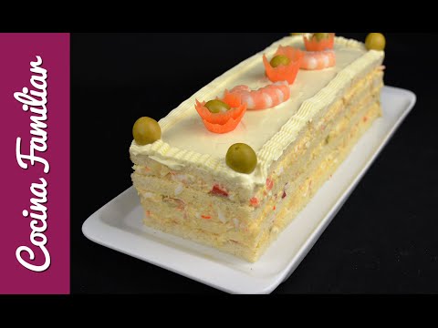 Pastel de ensaladilla rusa y mariscos con pan de molde. Recetas para Navidad