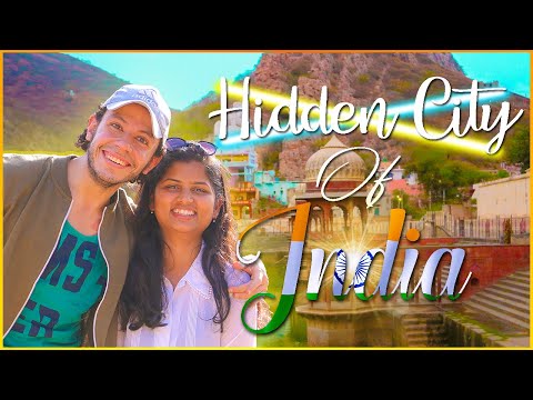 I visited the Hidden city in India with my friend