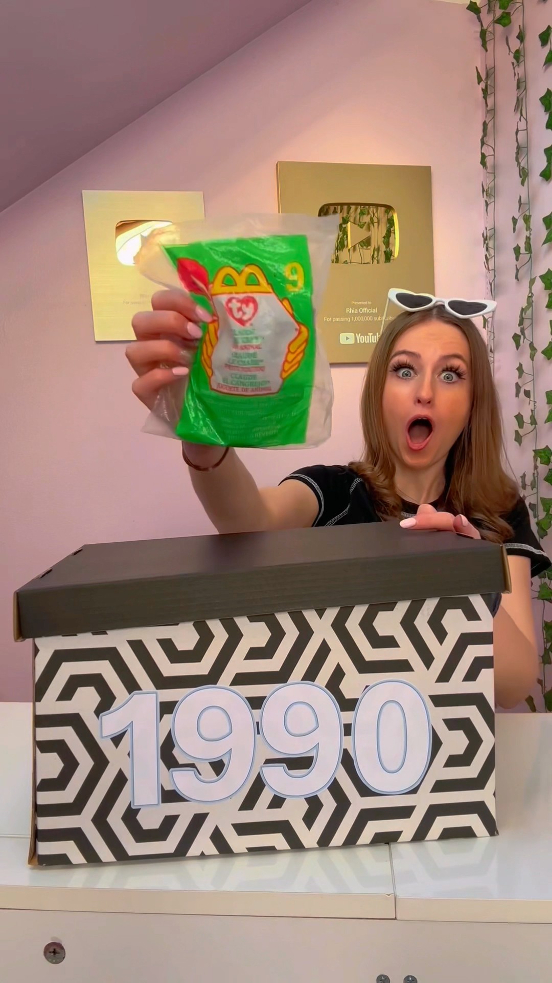 [ASMR] UNBOXING *1990’s VINTAGE* MYSTERY TOYS!!???⁉️ (1990 MCDONALDS TOY?!?) #Shorts