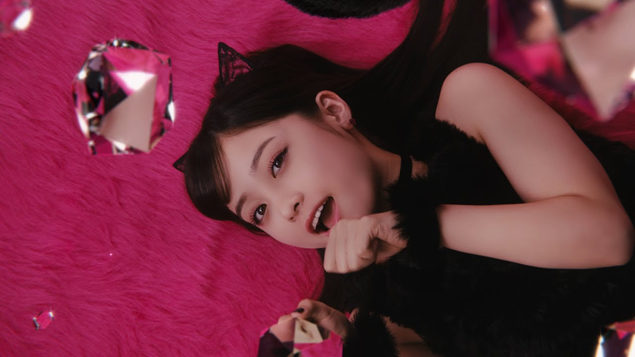 橋本環奈 LIP THE COLOR ポスター オトナ環奈が急接近！ 渋谷駅で開催『#近すぎる橋本環奈展 』 大
