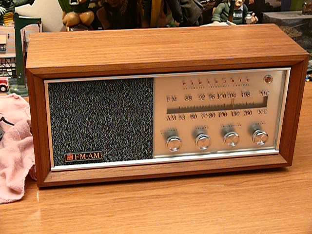 Vintage National Panasonic RE-784A AM FM Tube Radio Wood Cabinet