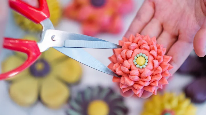 Make Beautiful Steamed Buns with a Pair of Scissors