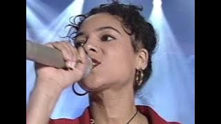 Louchie Lou & Michie One - Shout (It Out)