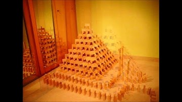 3D Domino Pyramid (with building timelapse)