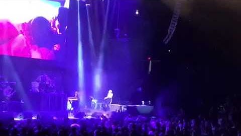 B96 Pepsi Summer Bash 2017: Noah Cyrus, "Stay Together"