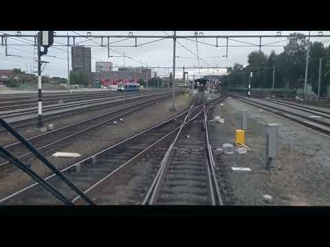 Spoor 3 Almelo met een SNG.