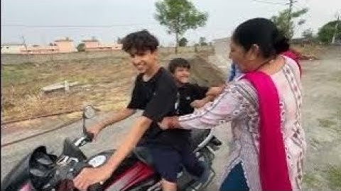 finally piyush ko bike chalani  agyi 😍