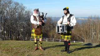 Video thumbnail of "Fiddler's Delight + Loudons Bonnie Woods and Braes"