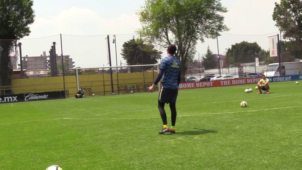 Reto de tiros a gol Agustín Marchesín