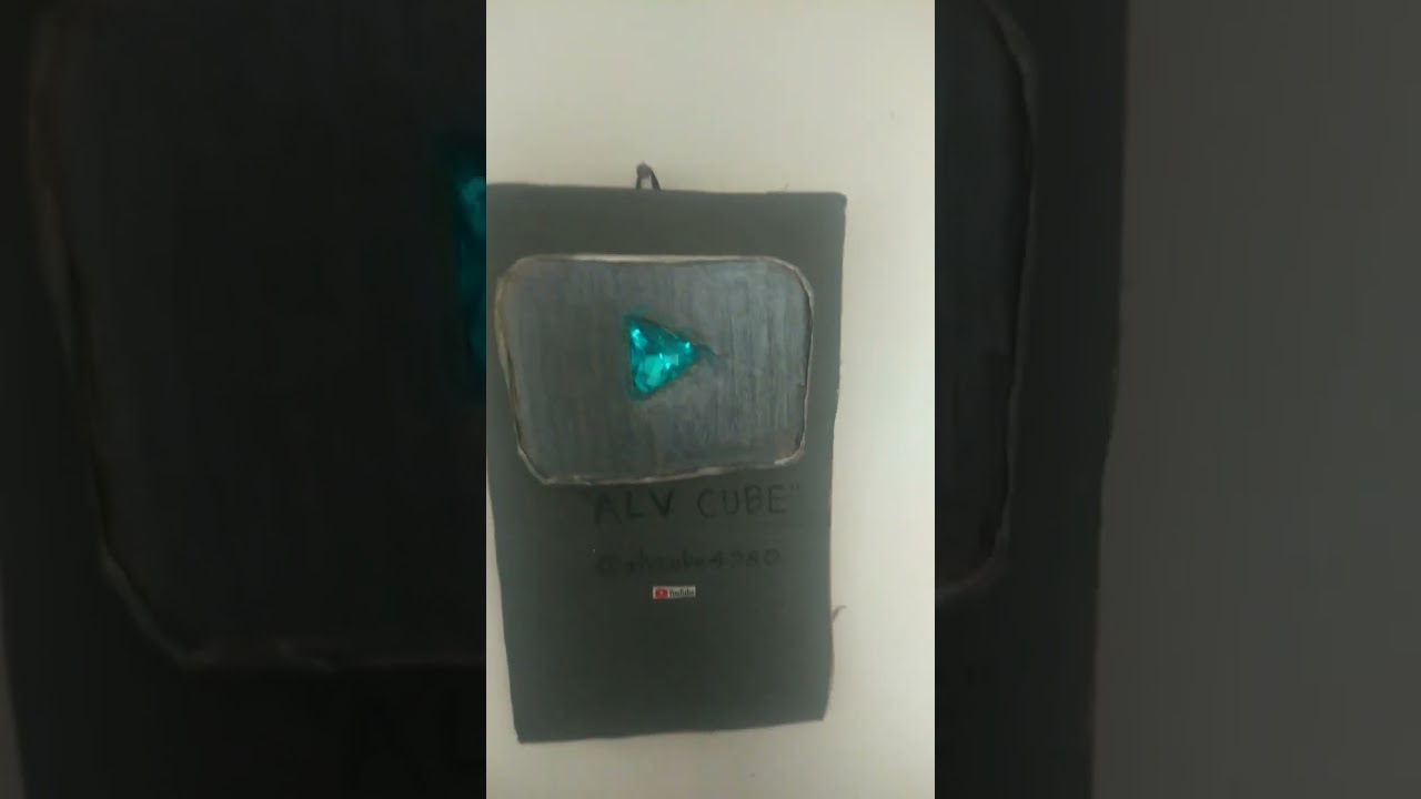 40 subscribers blue play button