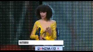 Video includes a great montage reviewing kimbra's
phenomenally-successful year and then her gracious acceptance speech
for an international achievement award...