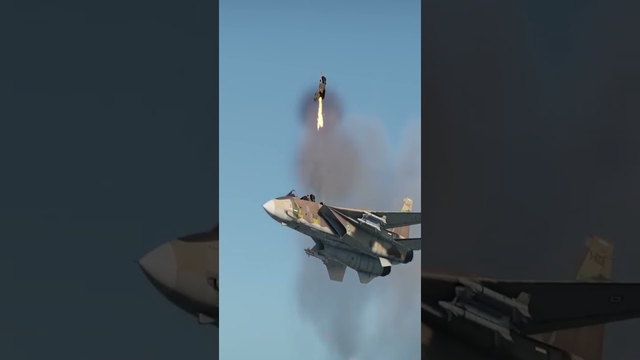 aeroplane crash pilot ejecting from jet fighter jet crash video