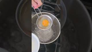 Healthy breakfast in a couple of minutes: My lazy poached egg 🥑🥚☕️