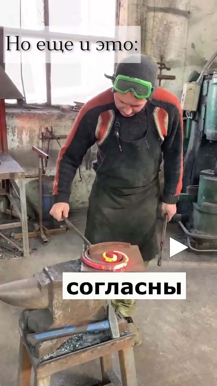 красивый кованый балкон
