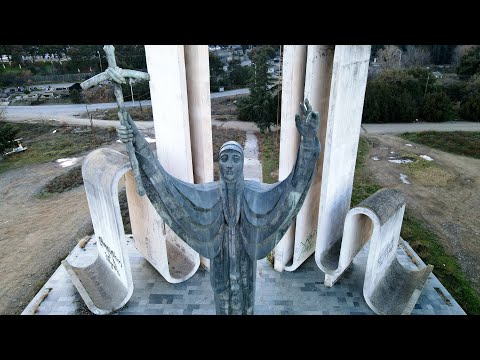 წმინდა ნინოს მონუმენტი