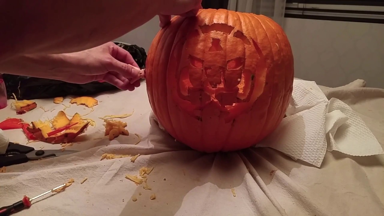 Space Dad Josh Keaton Carves Voltron Halloween Pumpkin - YouTube