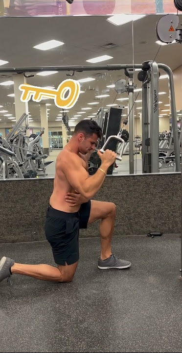 The BEST Exercise For Lower Lat Growth (MUST- TRY Single Arm 1/2 Kneeling Lat Pulldown)