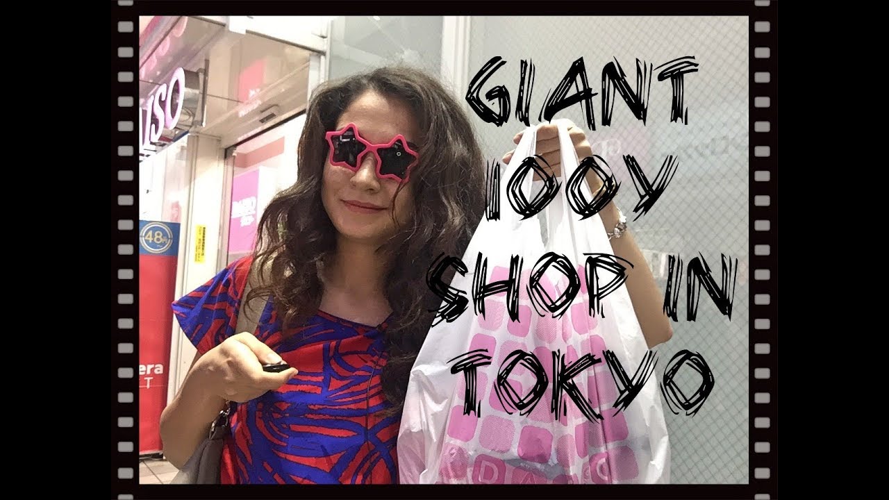 GIANT 100 YEN SHOP IN TOKYO. CHEAP SOUVENIRS FROM JAPAN. CHEAP SHOPPING